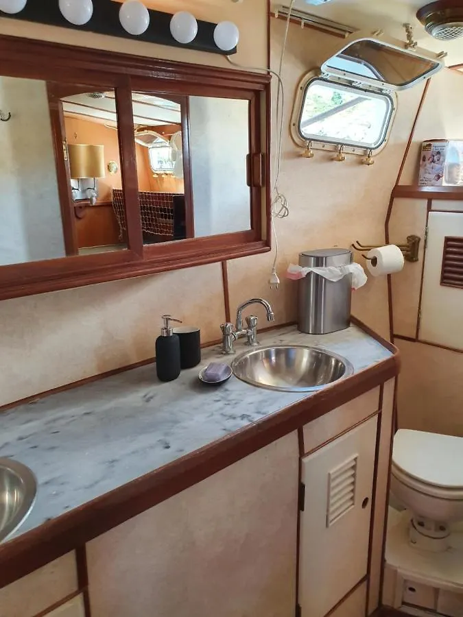 Bichik Le Frioul Hotel Marseille Botel
