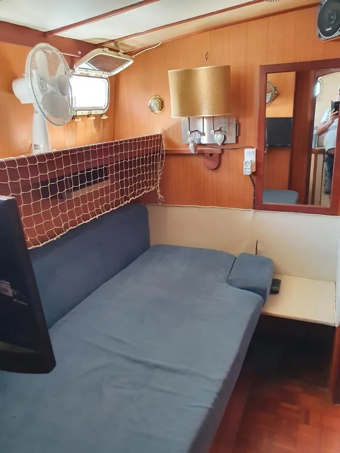 Bichik Le Frioul Hotel Marseille Botel